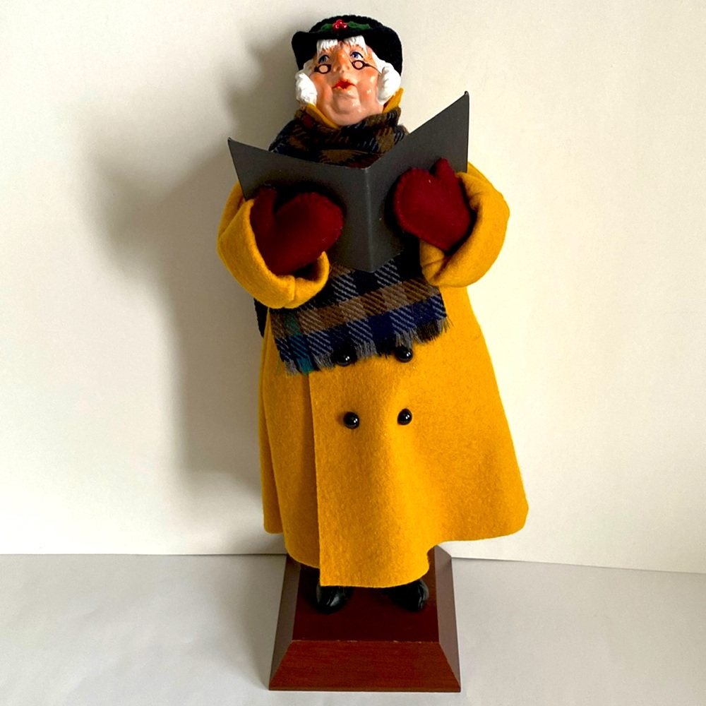 Simpich Festive Caroler Figurine in Yellow Coat Christmas Collectors Vintage